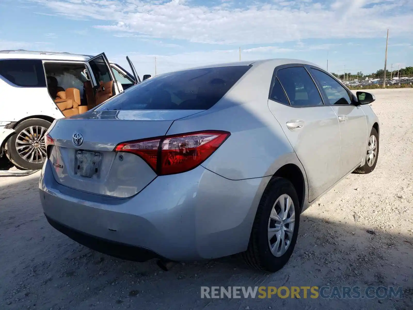 4 Photograph of a damaged car 5YFBURHE8KP932389 TOYOTA COROLLA 2019