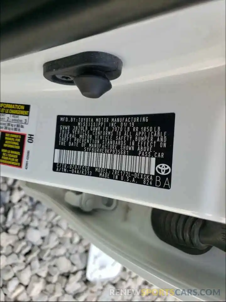 10 Photograph of a damaged car 5YFBURHE8KP935681 TOYOTA COROLLA 2019