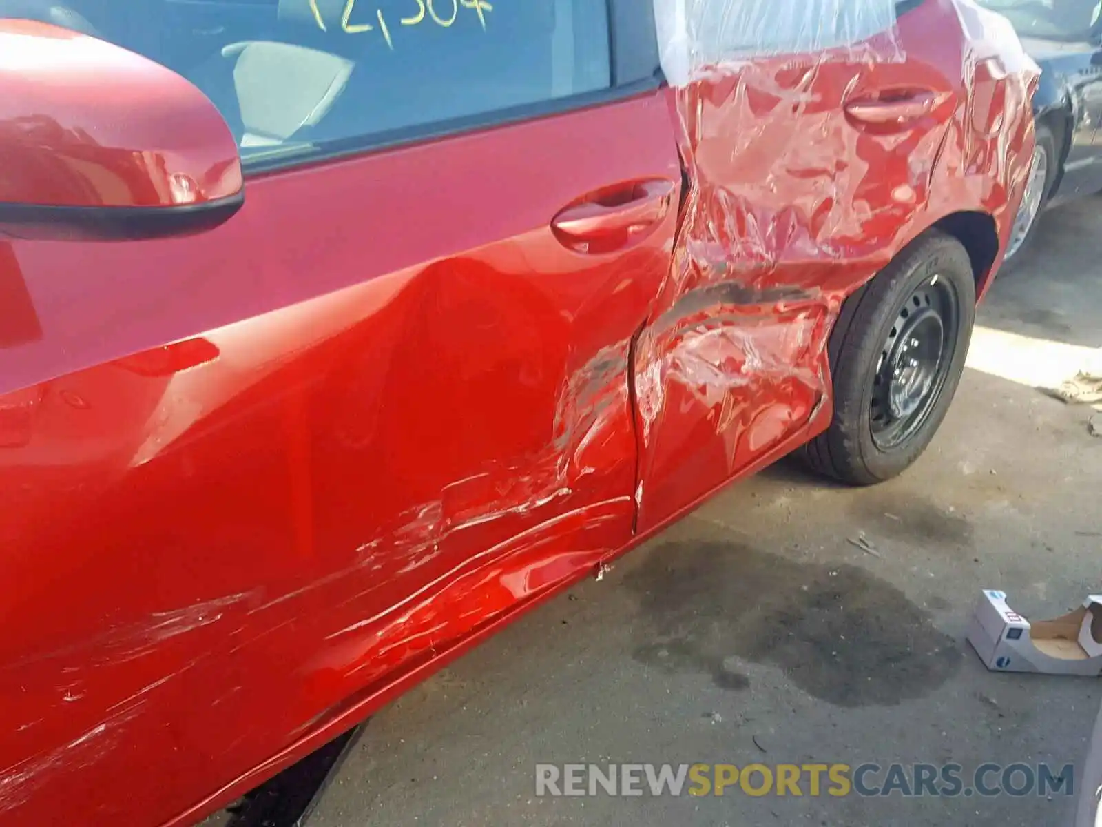 9 Photograph of a damaged car 5YFBURHE8KP935759 TOYOTA COROLLA 2019