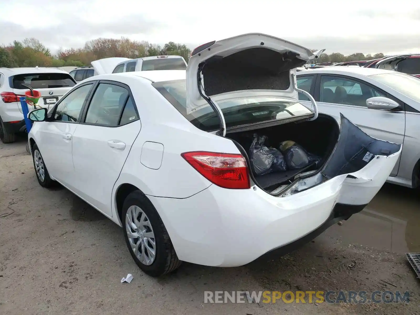 3 Photograph of a damaged car 5YFBURHE8KP938113 TOYOTA COROLLA 2019