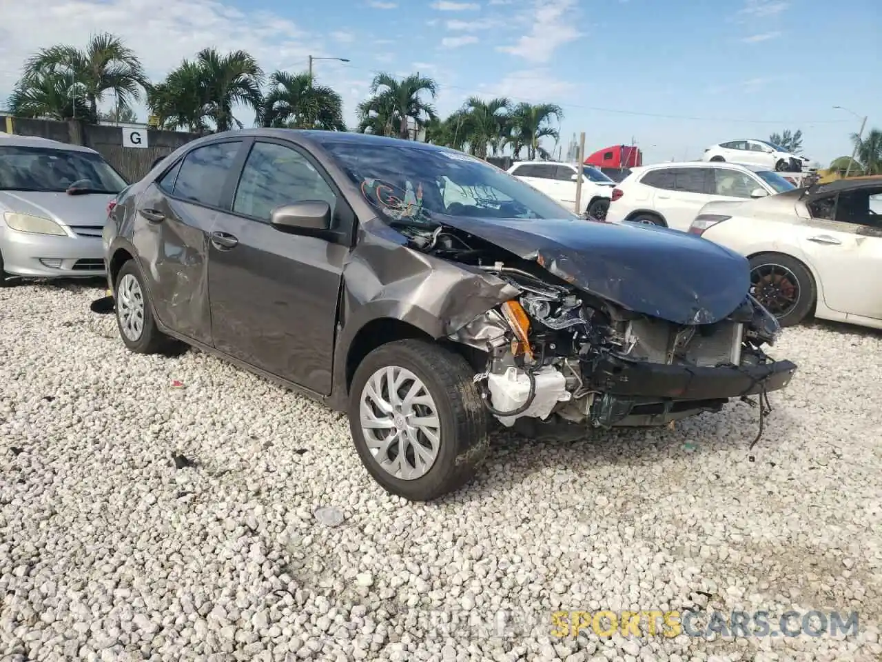 1 Photograph of a damaged car 5YFBURHE8KP938239 TOYOTA COROLLA 2019