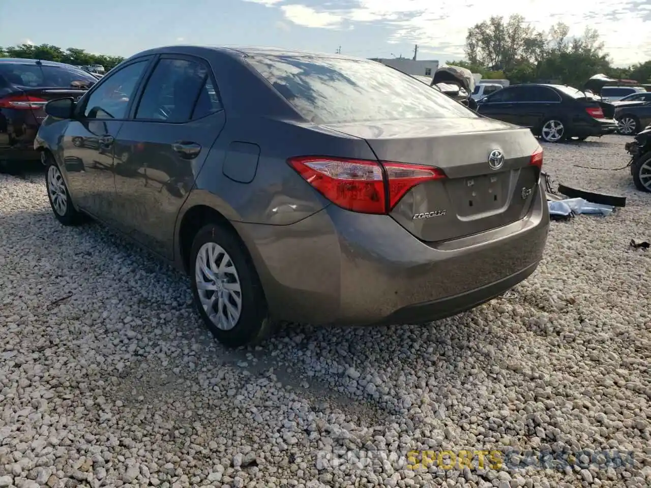 3 Photograph of a damaged car 5YFBURHE8KP938239 TOYOTA COROLLA 2019