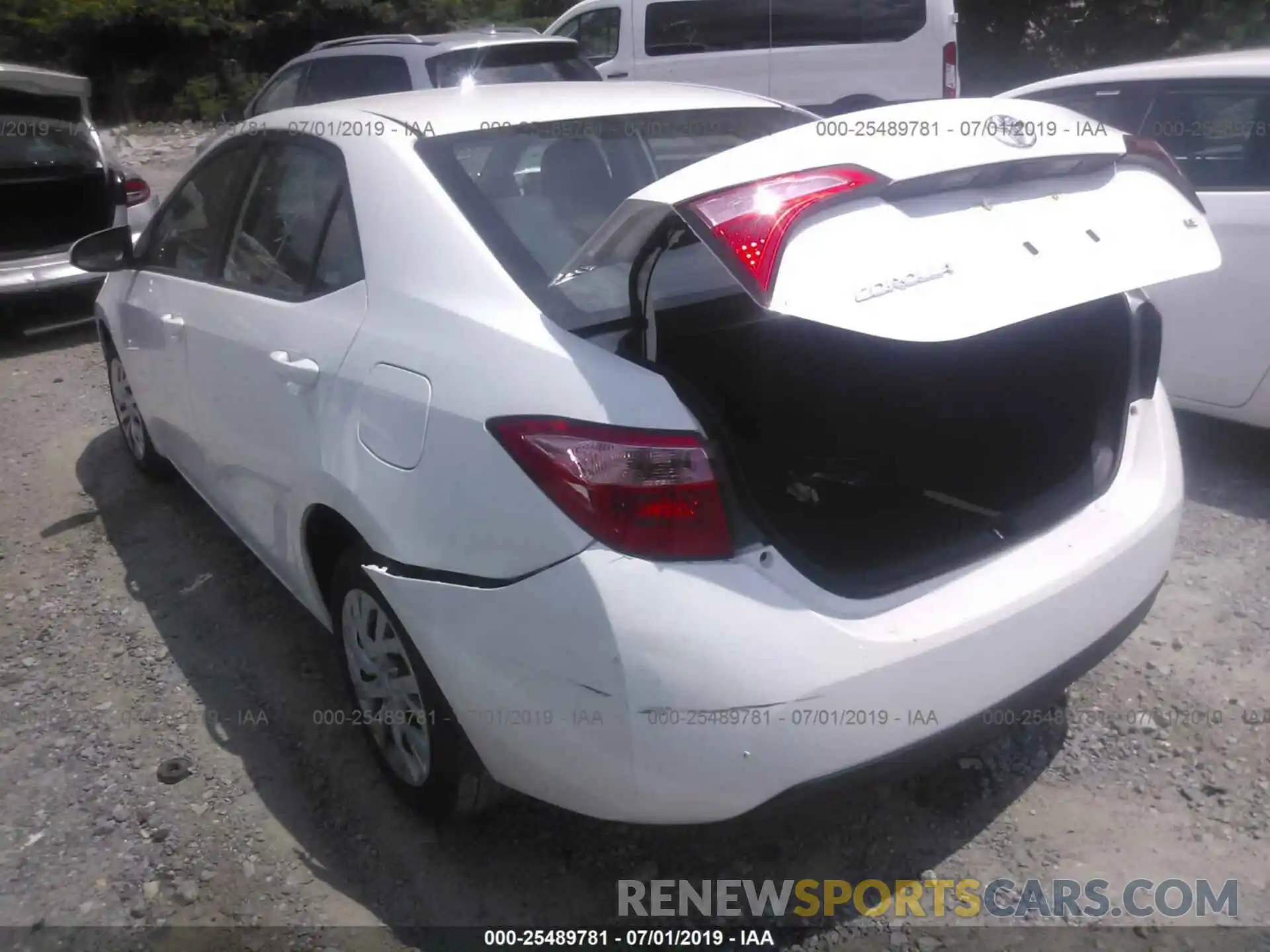 3 Photograph of a damaged car 5YFBURHE8KP939780 TOYOTA COROLLA 2019