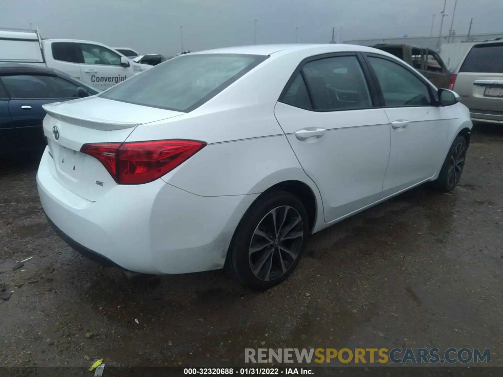 4 Фотография поврежденного автомобиля 5YFBURHE8KP940668 TOYOTA COROLLA 2019