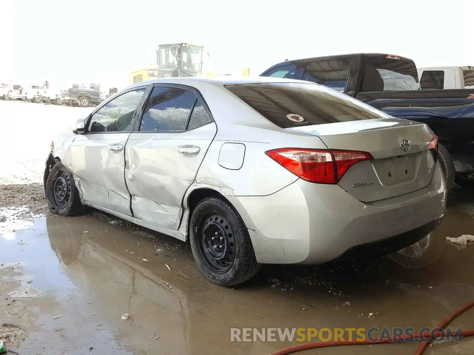 3 Photograph of a damaged car 5YFBURHE8KP942100 TOYOTA COROLLA 2019