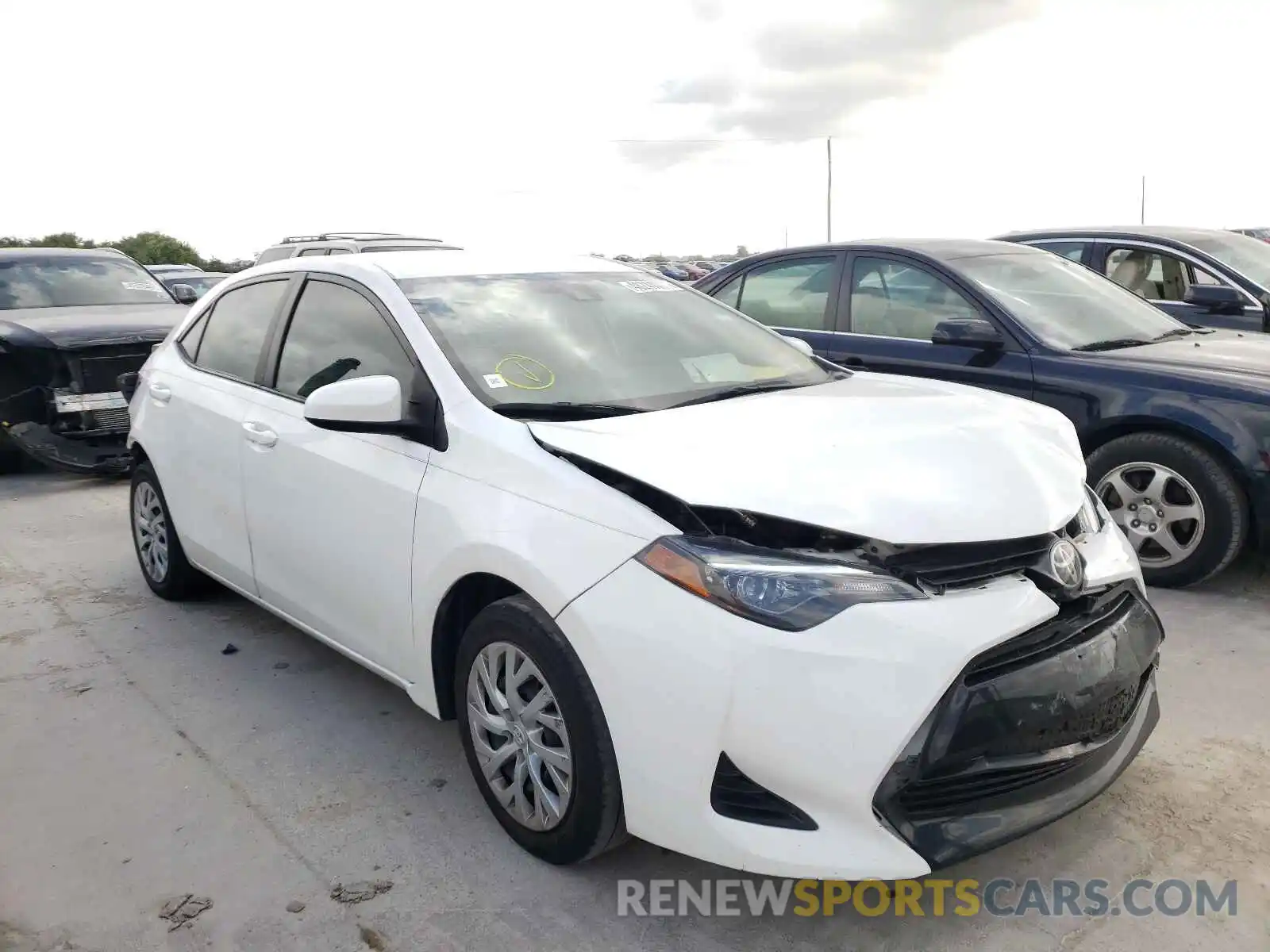 1 Photograph of a damaged car 5YFBURHE8KP943828 TOYOTA COROLLA 2019