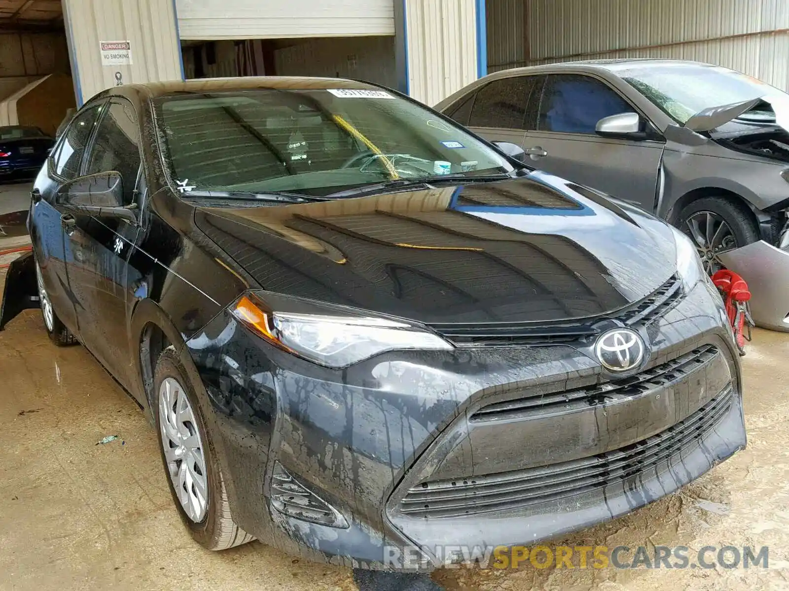 1 Photograph of a damaged car 5YFBURHE8KP948866 TOYOTA COROLLA 2019