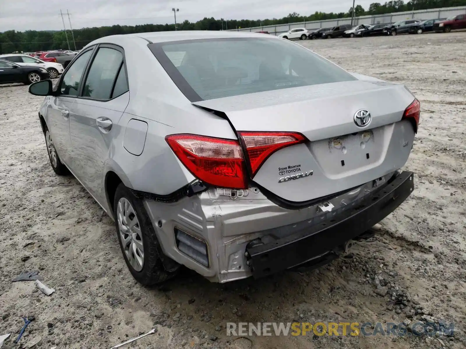 3 Photograph of a damaged car 5YFBURHE8KP949550 TOYOTA COROLLA 2019