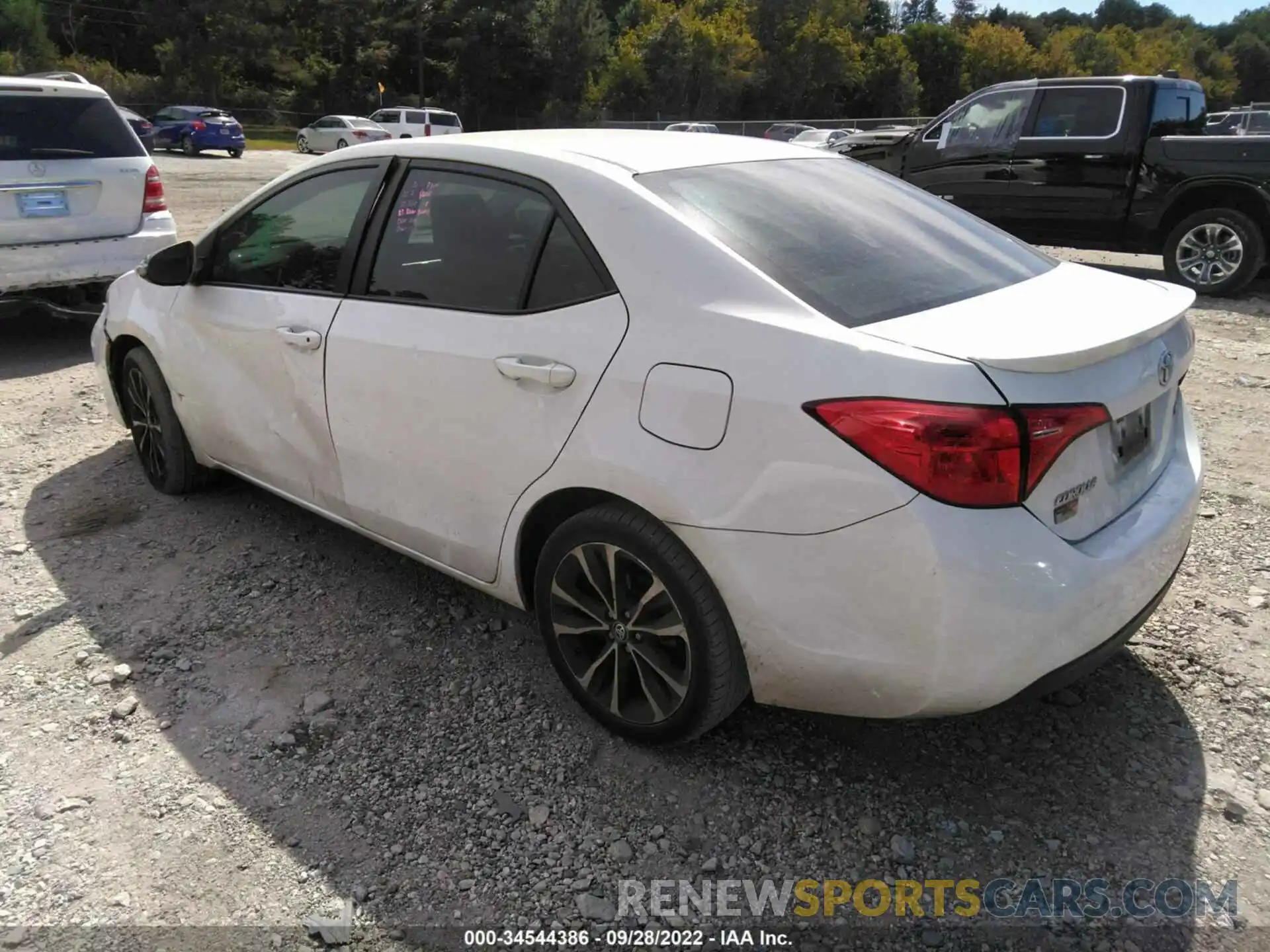 3 Photograph of a damaged car 5YFBURHE9KP858626 TOYOTA COROLLA 2019