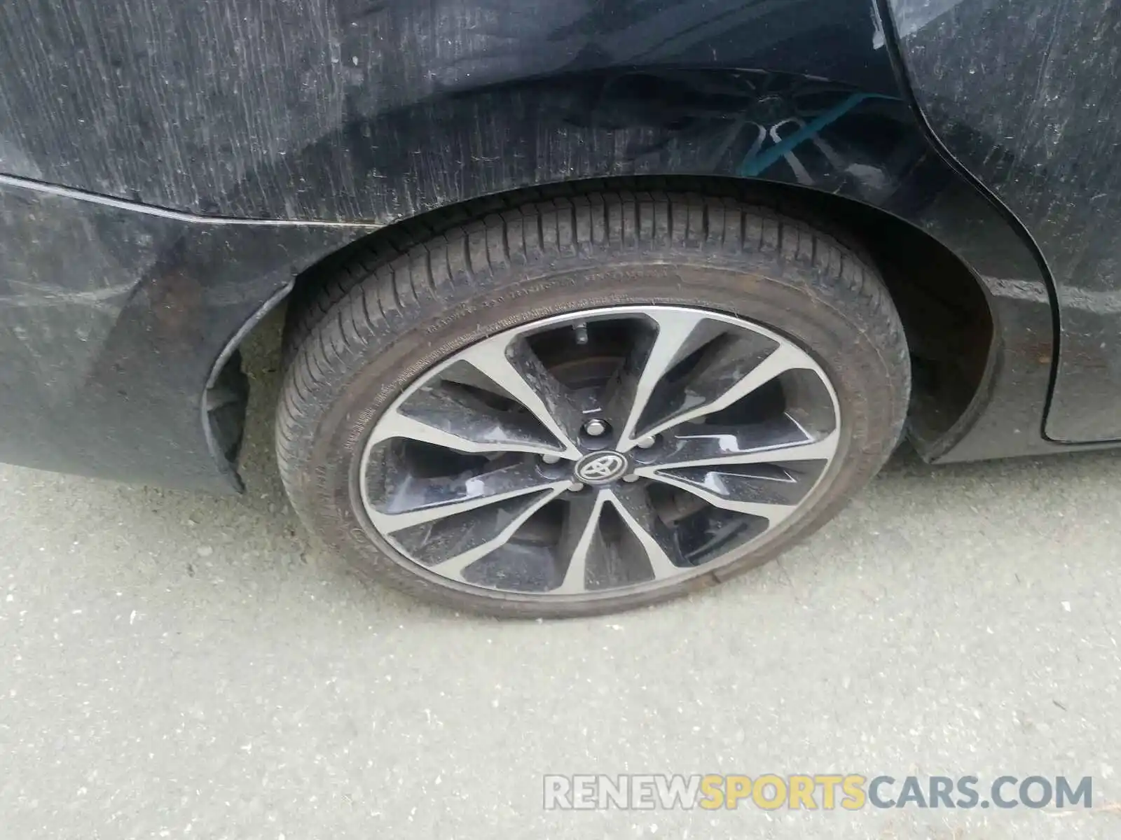 9 Photograph of a damaged car 5YFBURHE9KP859792 TOYOTA COROLLA 2019