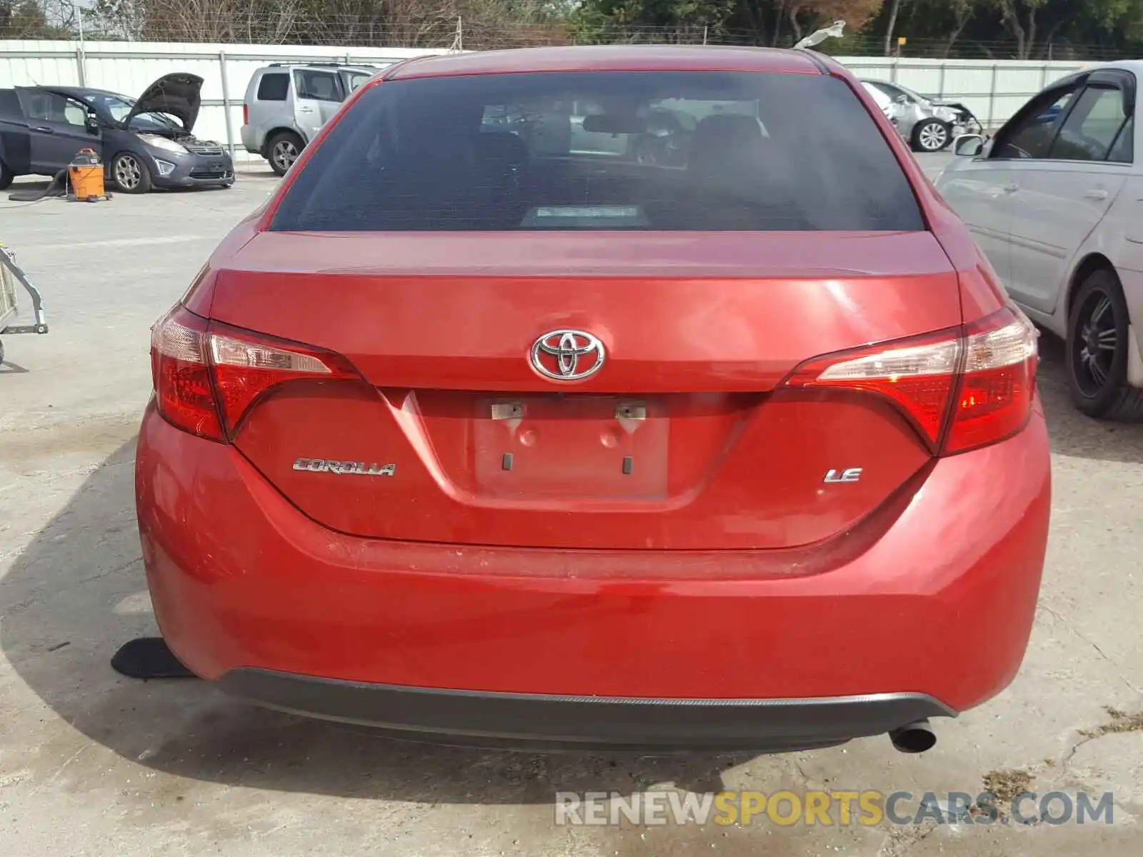 9 Photograph of a damaged car 5YFBURHE9KP863793 TOYOTA COROLLA 2019