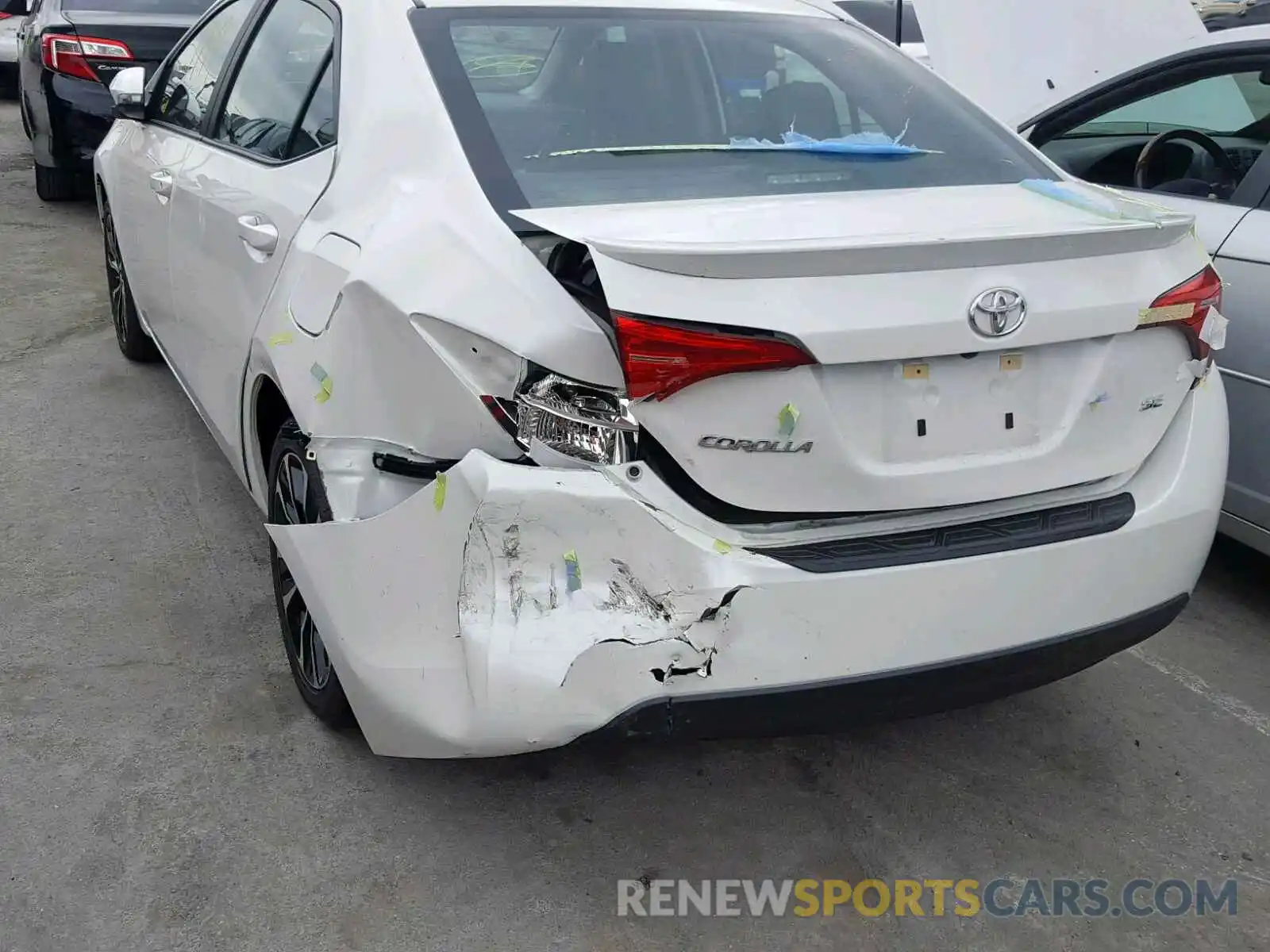 9 Photograph of a damaged car 5YFBURHE9KP863955 TOYOTA COROLLA 2019