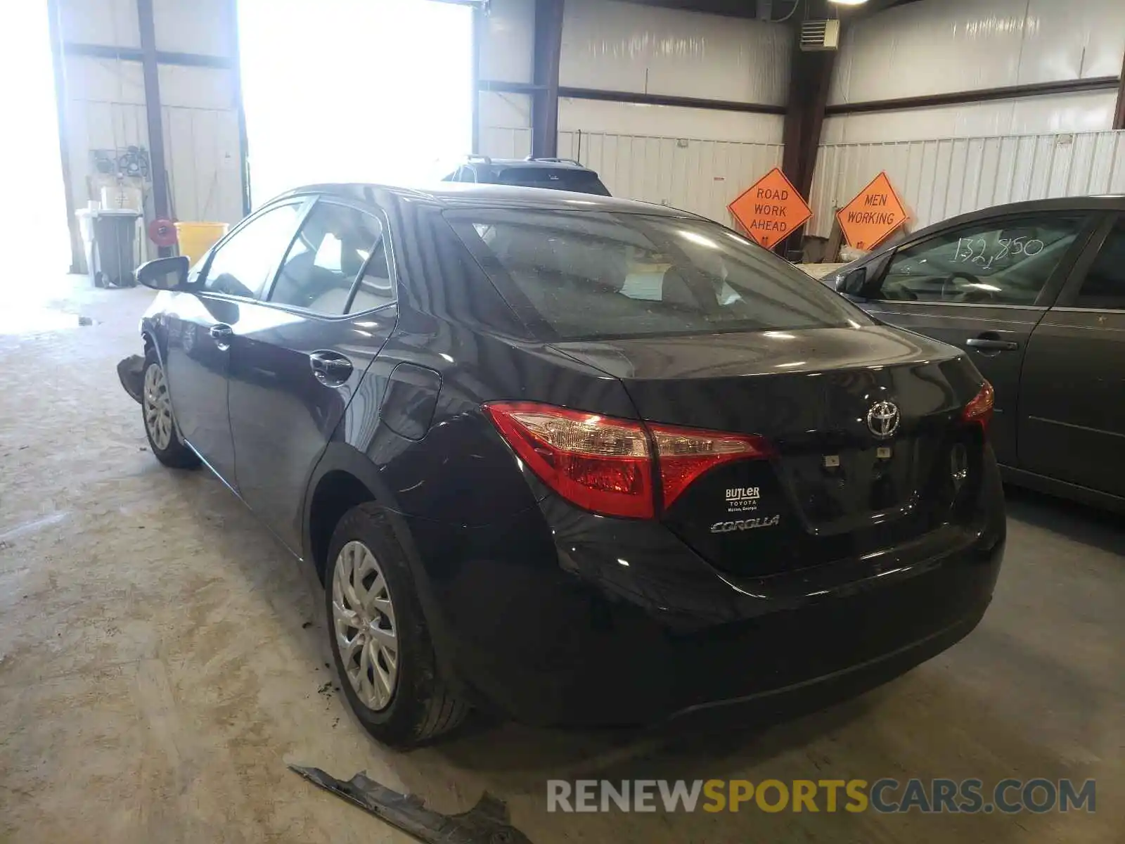 3 Photograph of a damaged car 5YFBURHE9KP864121 TOYOTA COROLLA 2019