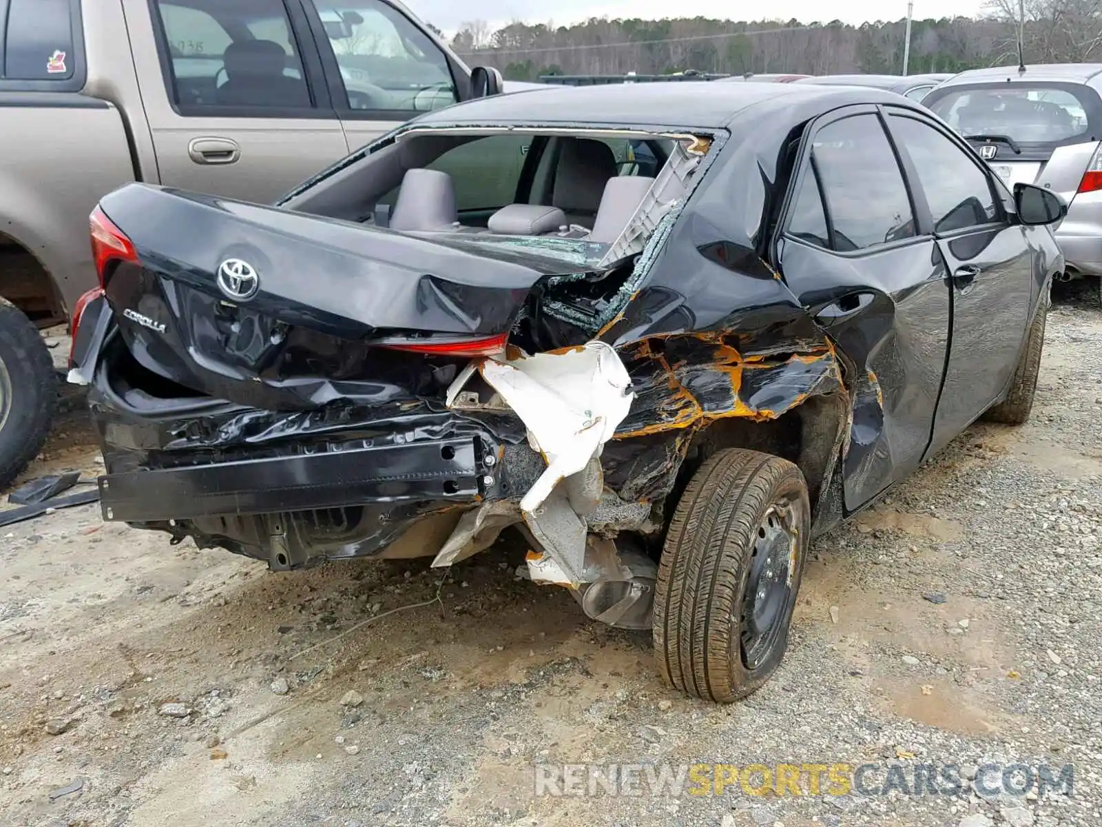 4 Photograph of a damaged car 5YFBURHE9KP864152 TOYOTA COROLLA 2019