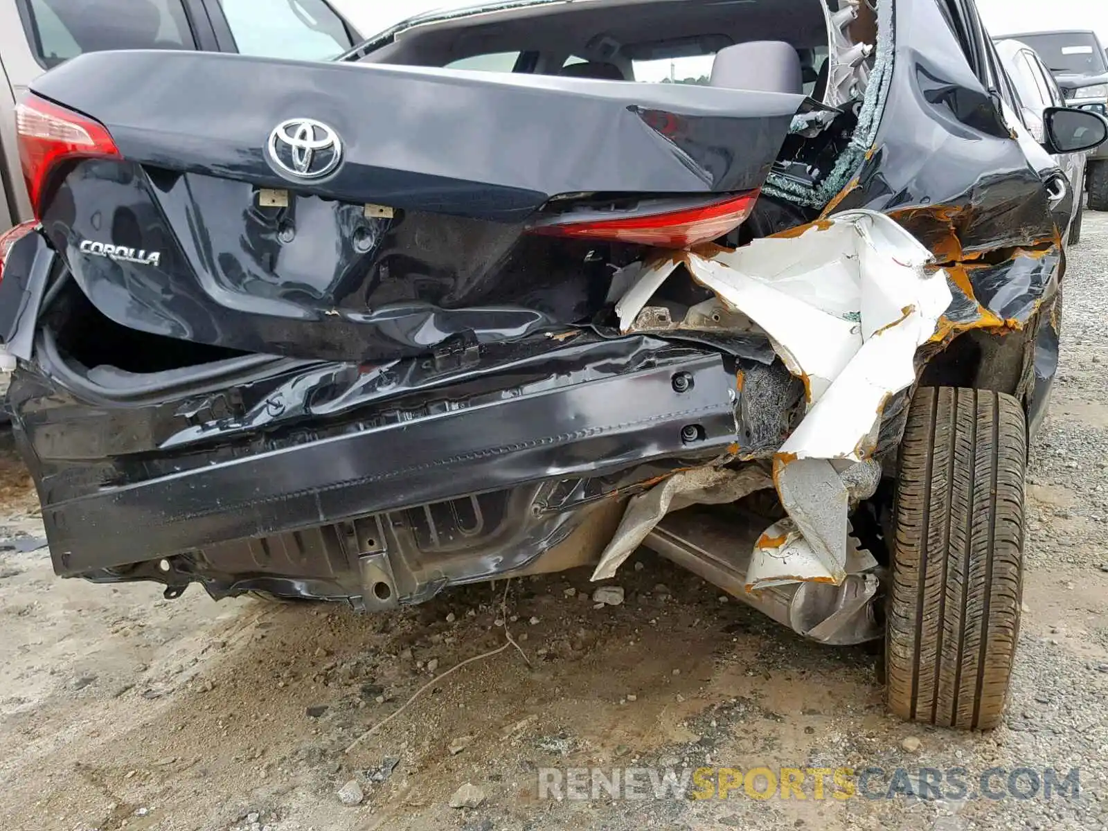 9 Photograph of a damaged car 5YFBURHE9KP864152 TOYOTA COROLLA 2019