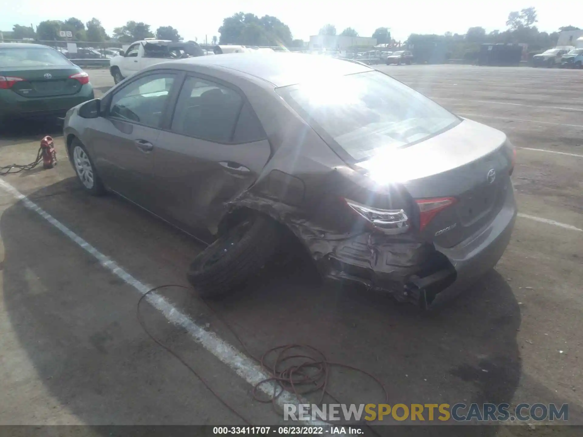 3 Photograph of a damaged car 5YFBURHE9KP864328 TOYOTA COROLLA 2019