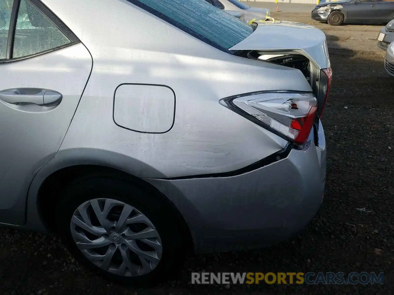 9 Photograph of a damaged car 5YFBURHE9KP865446 TOYOTA COROLLA 2019