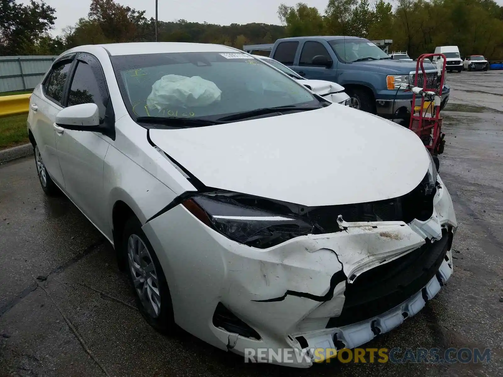 1 Photograph of a damaged car 5YFBURHE9KP866077 TOYOTA COROLLA 2019