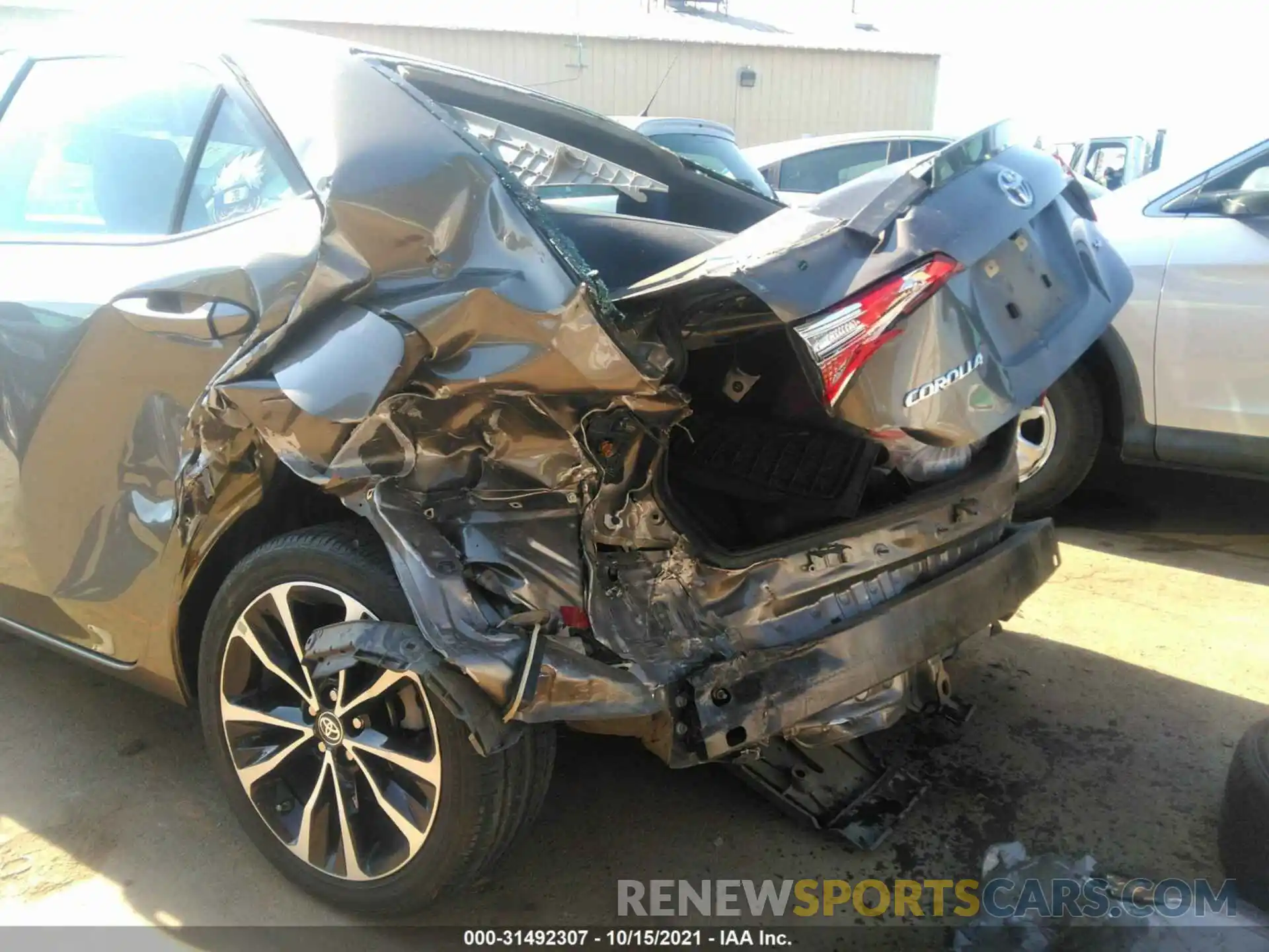 6 Photograph of a damaged car 5YFBURHE9KP866922 TOYOTA COROLLA 2019