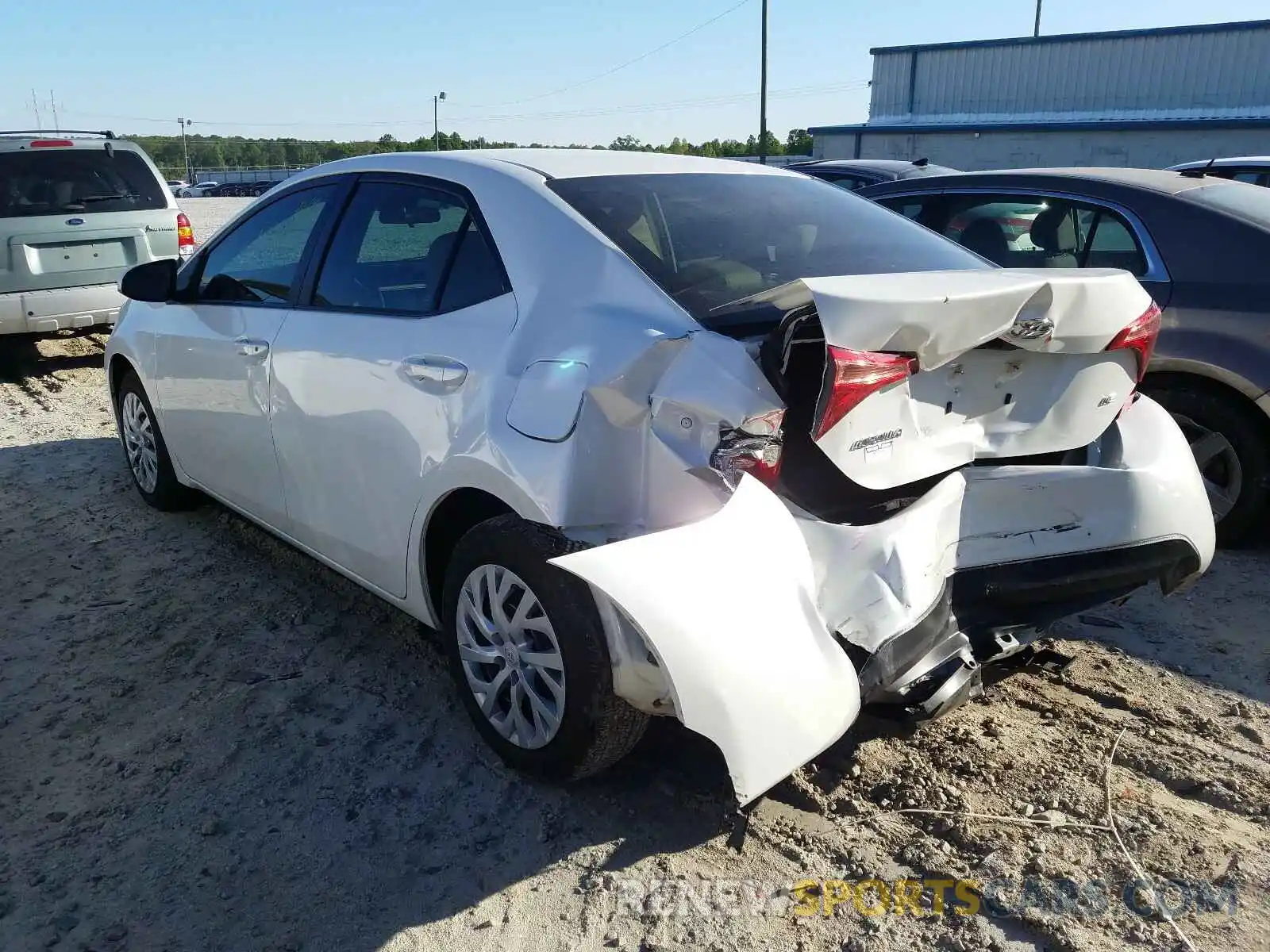 3 Фотография поврежденного автомобиля 5YFBURHE9KP867505 TOYOTA COROLLA 2019