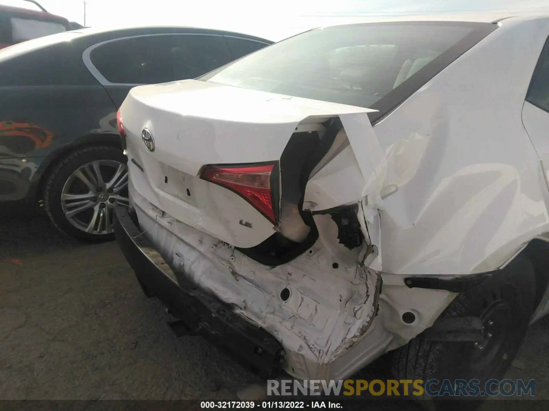 6 Photograph of a damaged car 5YFBURHE9KP867844 TOYOTA COROLLA 2019