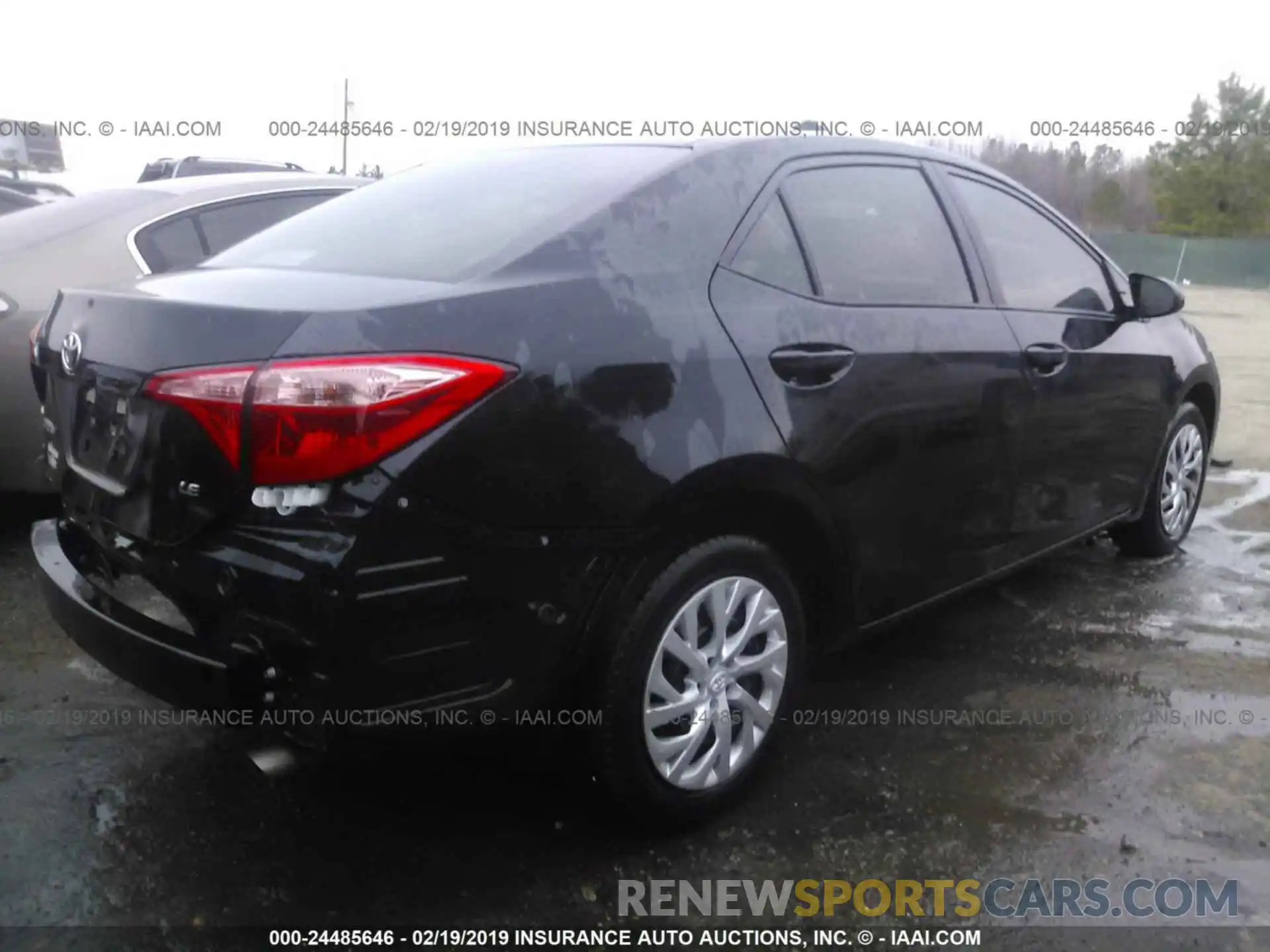 4 Photograph of a damaged car 5YFBURHE9KP869223 TOYOTA COROLLA 2019