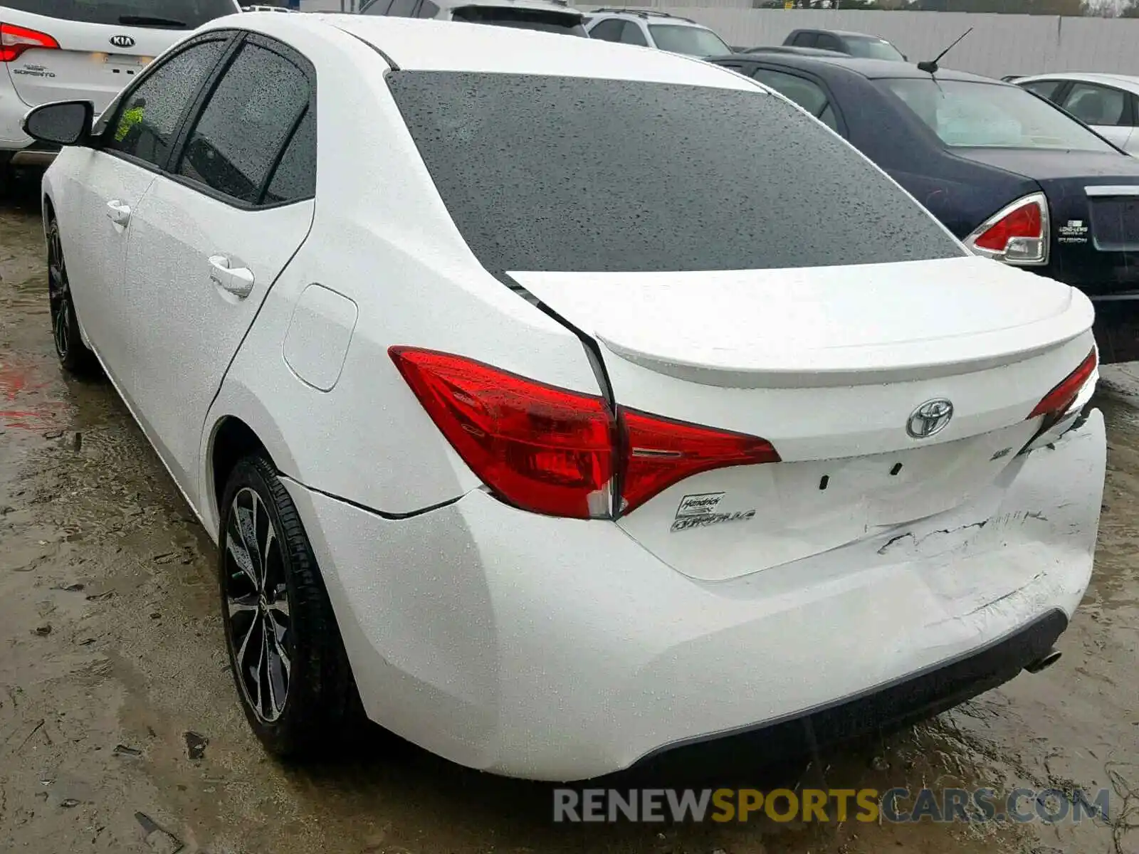 3 Photograph of a damaged car 5YFBURHE9KP869657 TOYOTA COROLLA 2019