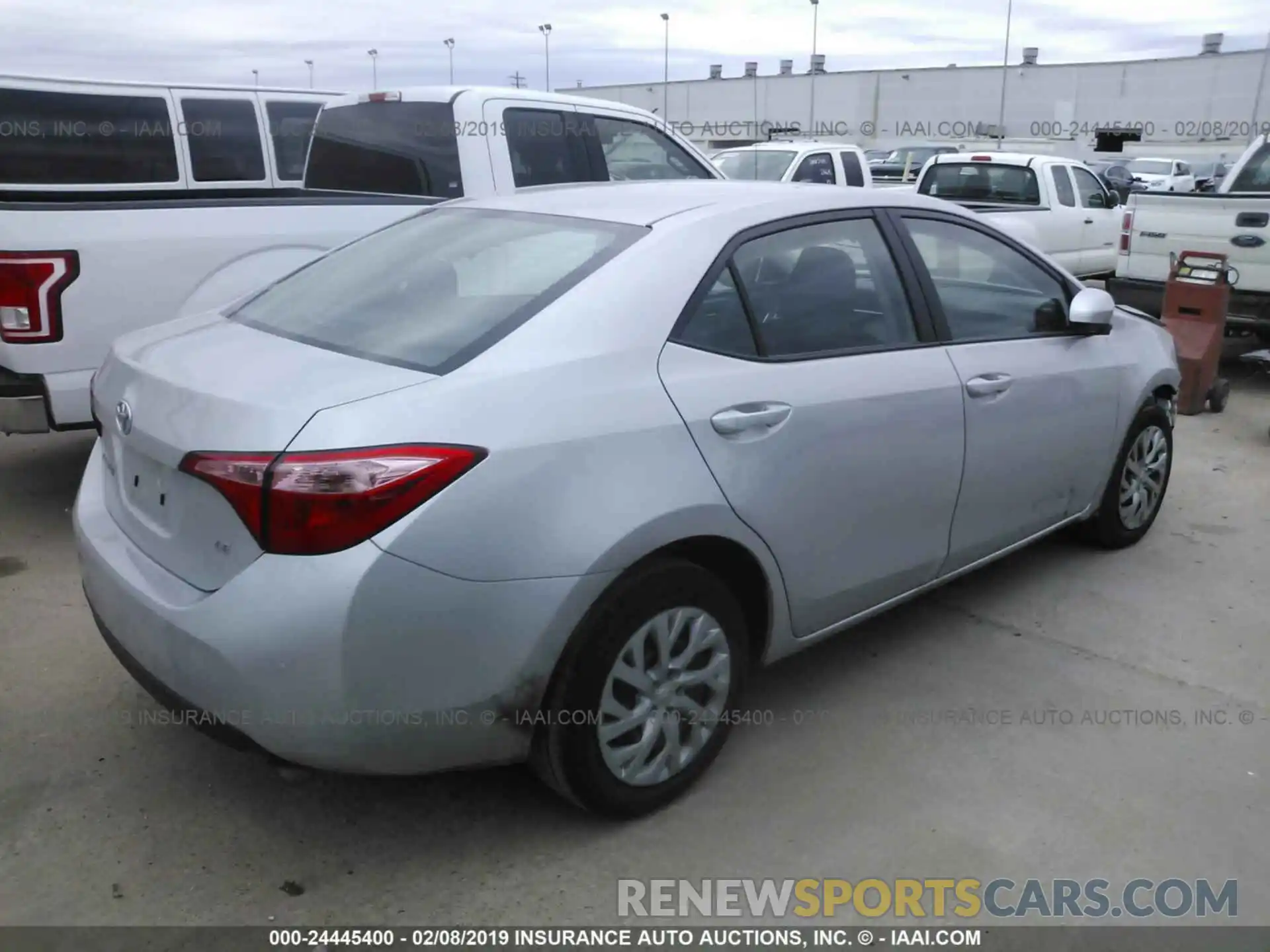 4 Photograph of a damaged car 5YFBURHE9KP870467 TOYOTA COROLLA 2019