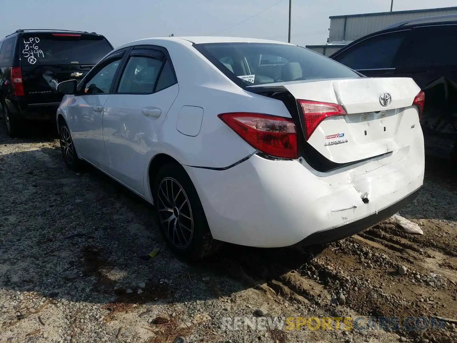 3 Photograph of a damaged car 5YFBURHE9KP870646 TOYOTA COROLLA 2019