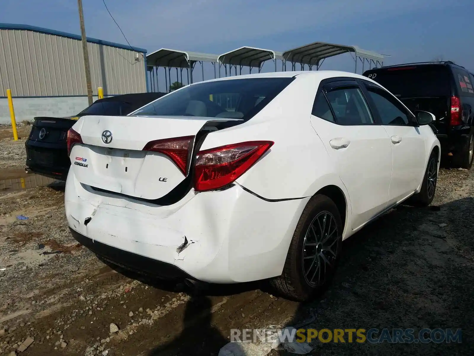 4 Photograph of a damaged car 5YFBURHE9KP870646 TOYOTA COROLLA 2019