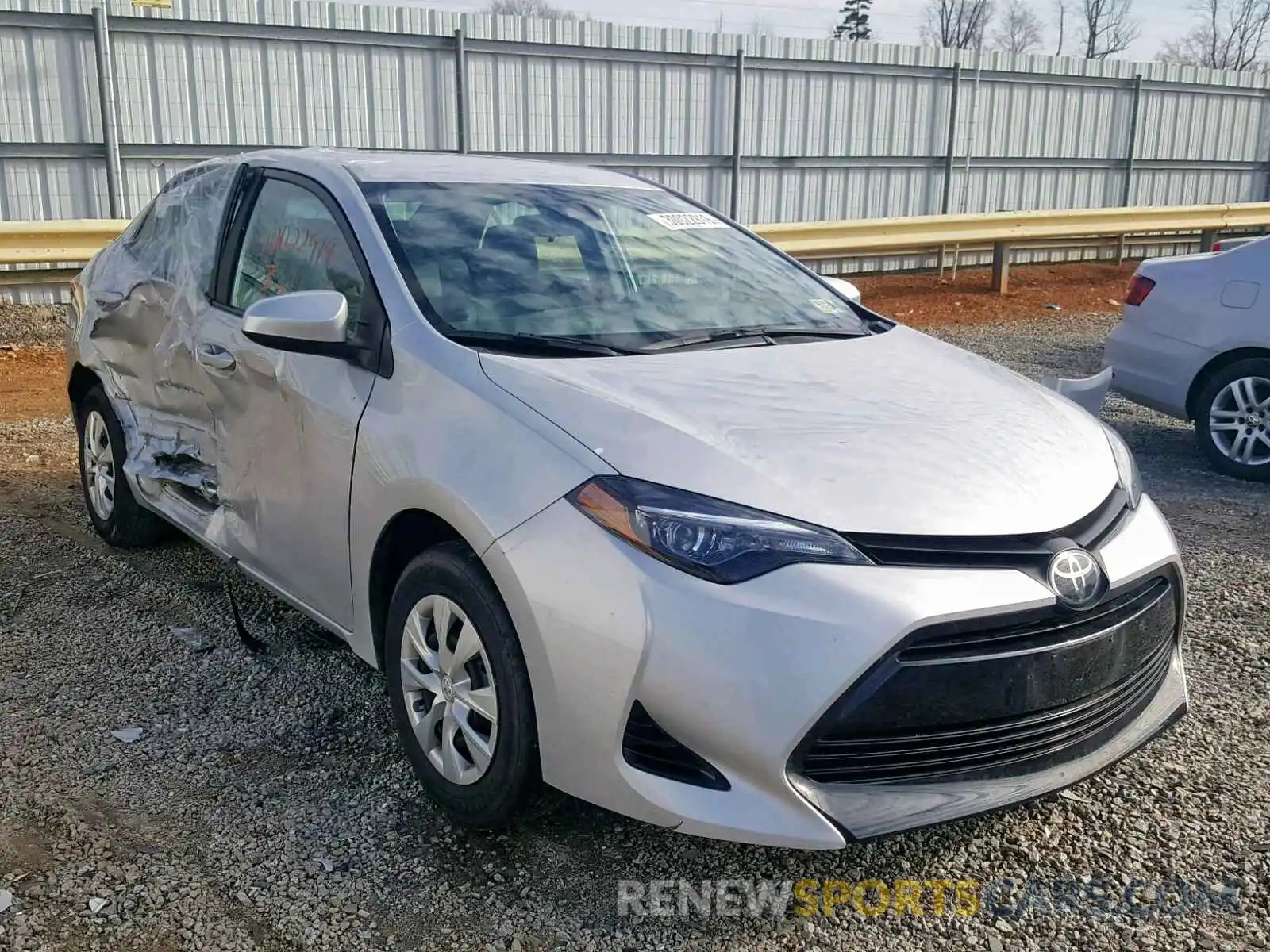 1 Photograph of a damaged car 5YFBURHE9KP870873 TOYOTA COROLLA 2019