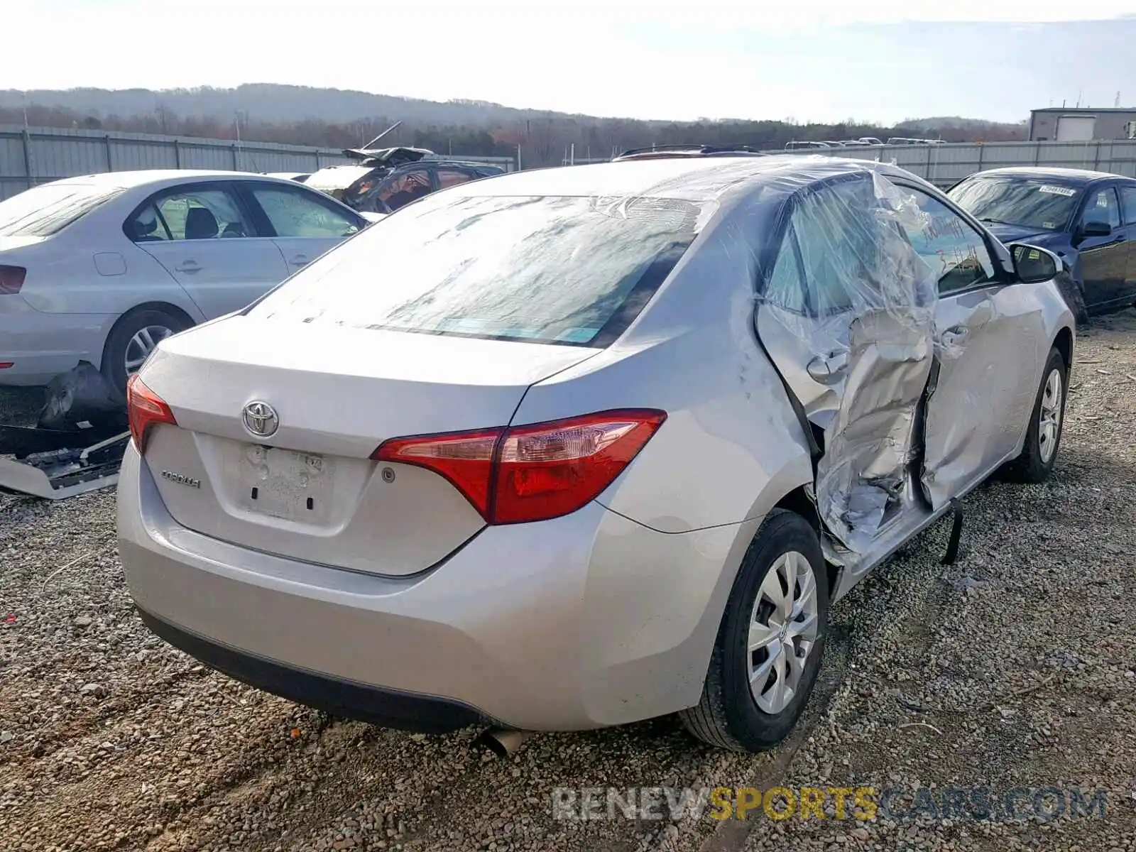 4 Photograph of a damaged car 5YFBURHE9KP870873 TOYOTA COROLLA 2019