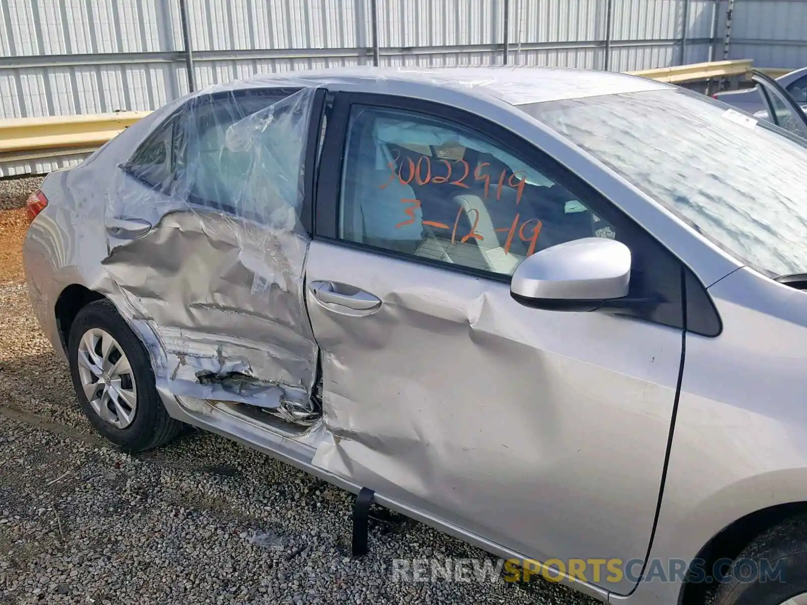 9 Photograph of a damaged car 5YFBURHE9KP870873 TOYOTA COROLLA 2019