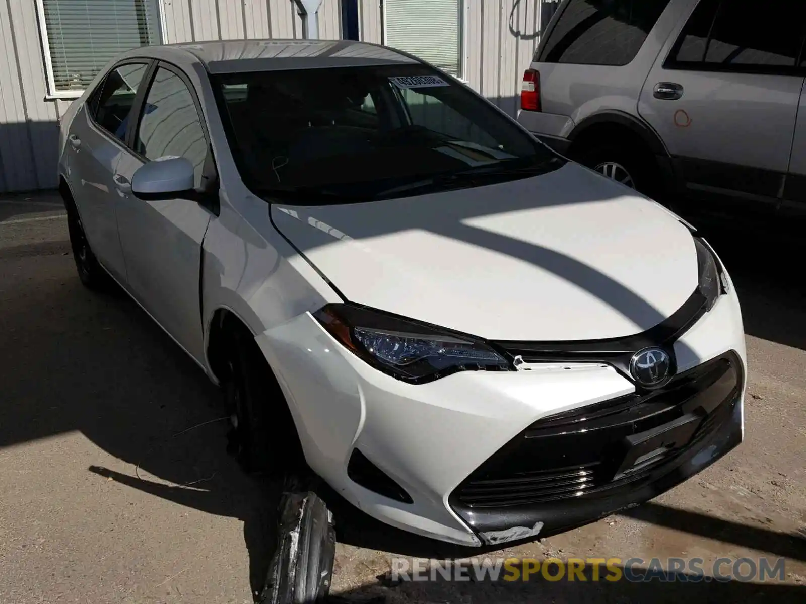 1 Photograph of a damaged car 5YFBURHE9KP870940 TOYOTA COROLLA 2019