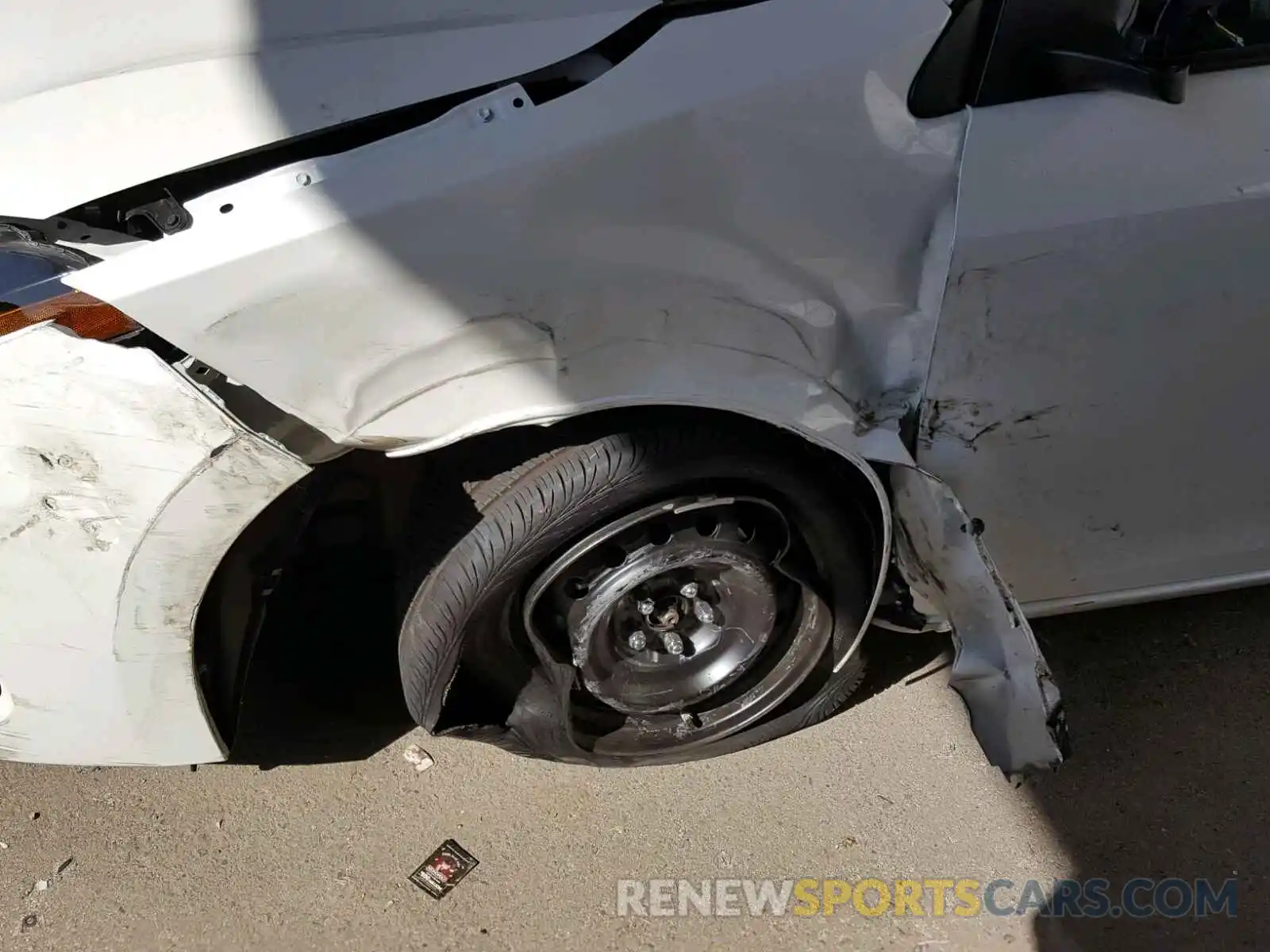 9 Photograph of a damaged car 5YFBURHE9KP870940 TOYOTA COROLLA 2019