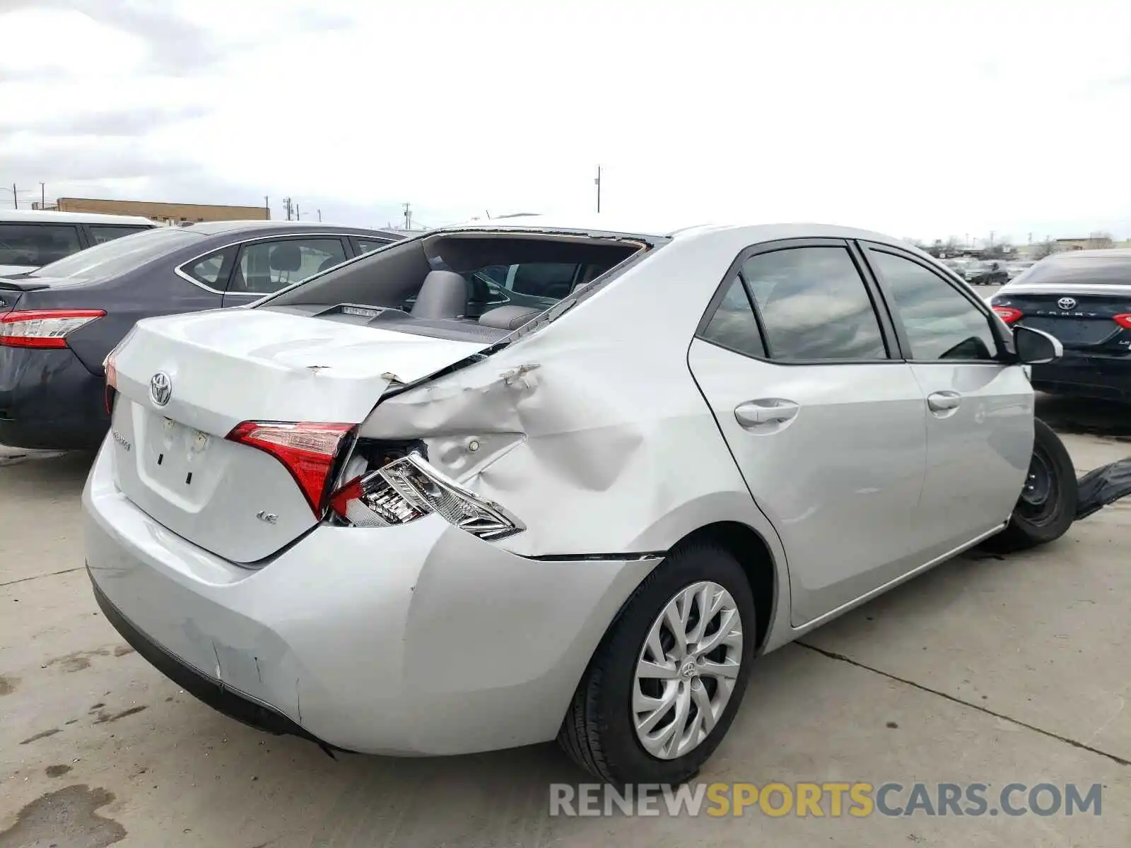 4 Photograph of a damaged car 5YFBURHE9KP871568 TOYOTA COROLLA 2019