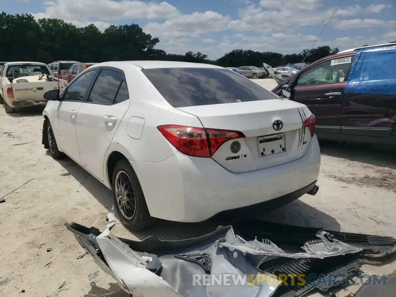 3 Photograph of a damaged car 5YFBURHE9KP872302 TOYOTA COROLLA 2019