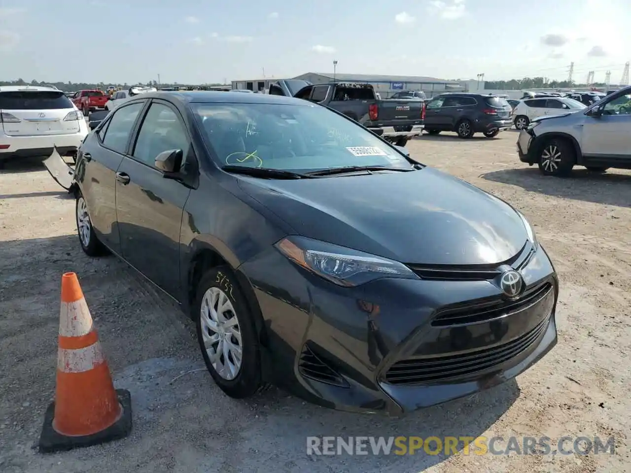 1 Photograph of a damaged car 5YFBURHE9KP872901 TOYOTA COROLLA 2019