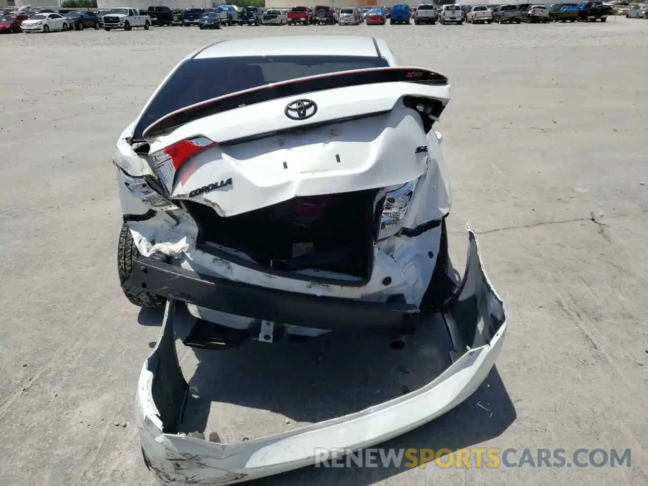 9 Photograph of a damaged car 5YFBURHE9KP873336 TOYOTA COROLLA 2019