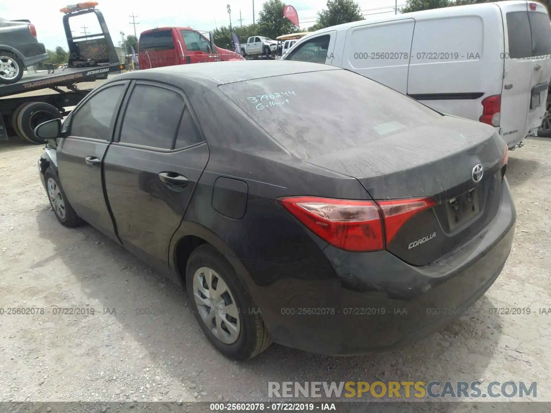 3 Photograph of a damaged car 5YFBURHE9KP875085 TOYOTA COROLLA 2019