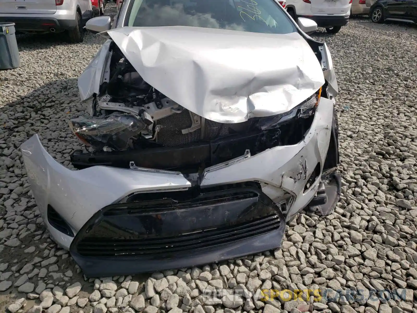 9 Photograph of a damaged car 5YFBURHE9KP875586 TOYOTA COROLLA 2019