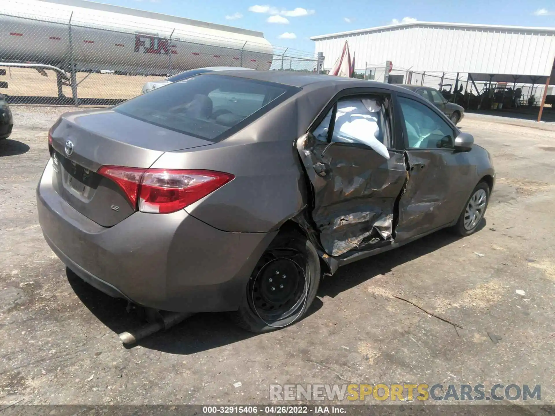 4 Photograph of a damaged car 5YFBURHE9KP876091 TOYOTA COROLLA 2019