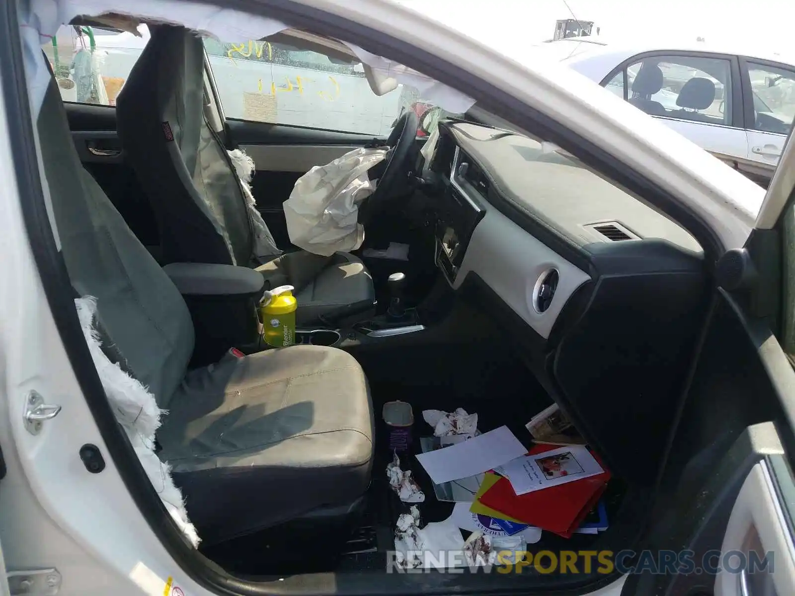 5 Photograph of a damaged car 5YFBURHE9KP876379 TOYOTA COROLLA 2019