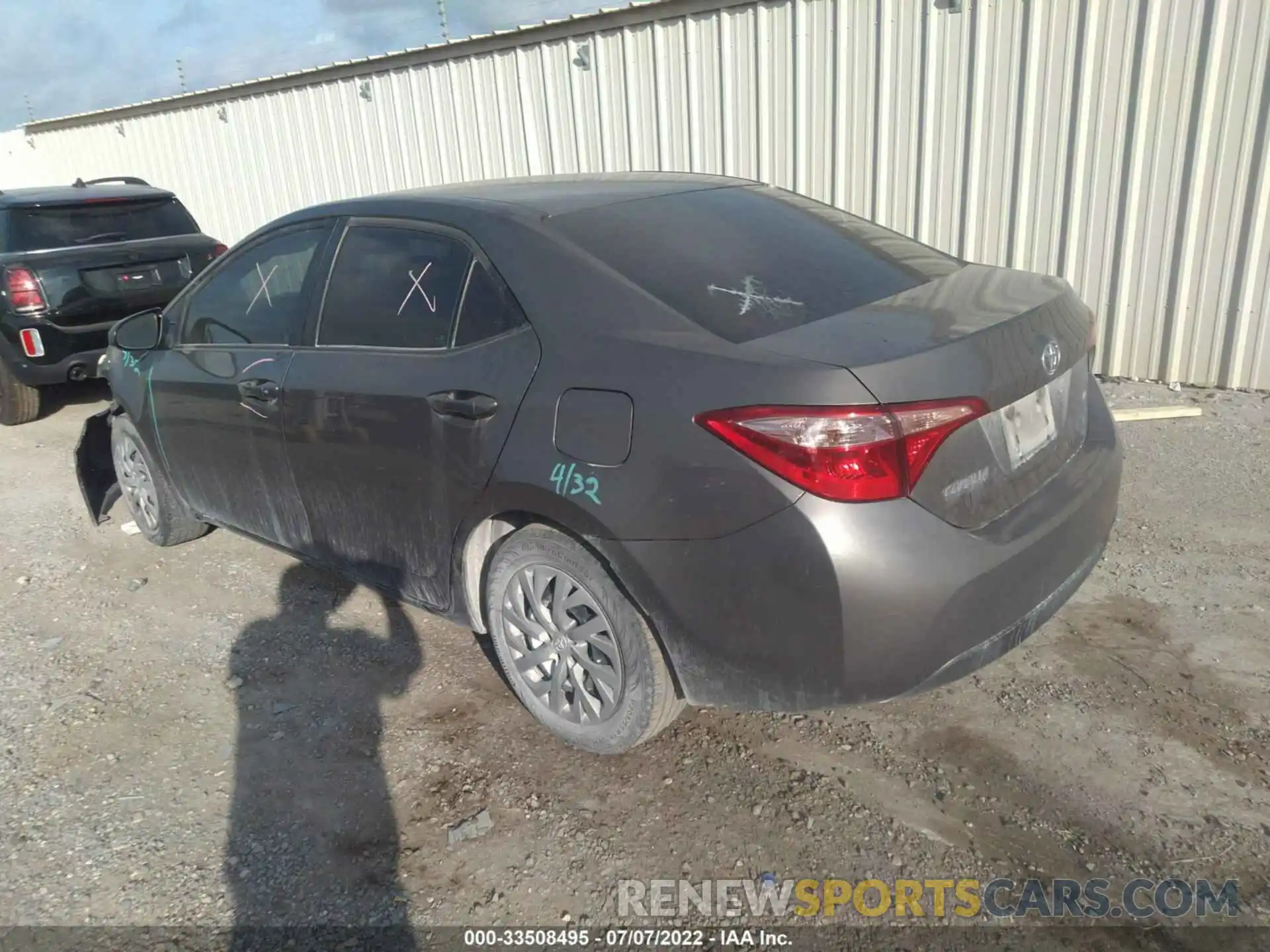 3 Photograph of a damaged car 5YFBURHE9KP878598 TOYOTA COROLLA 2019