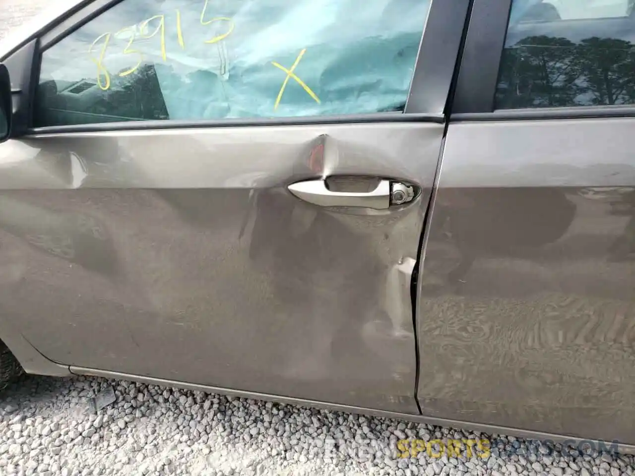 10 Photograph of a damaged car 5YFBURHE9KP878634 TOYOTA COROLLA 2019