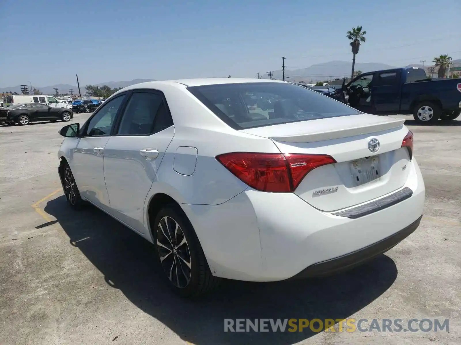 3 Photograph of a damaged car 5YFBURHE9KP879590 TOYOTA COROLLA 2019