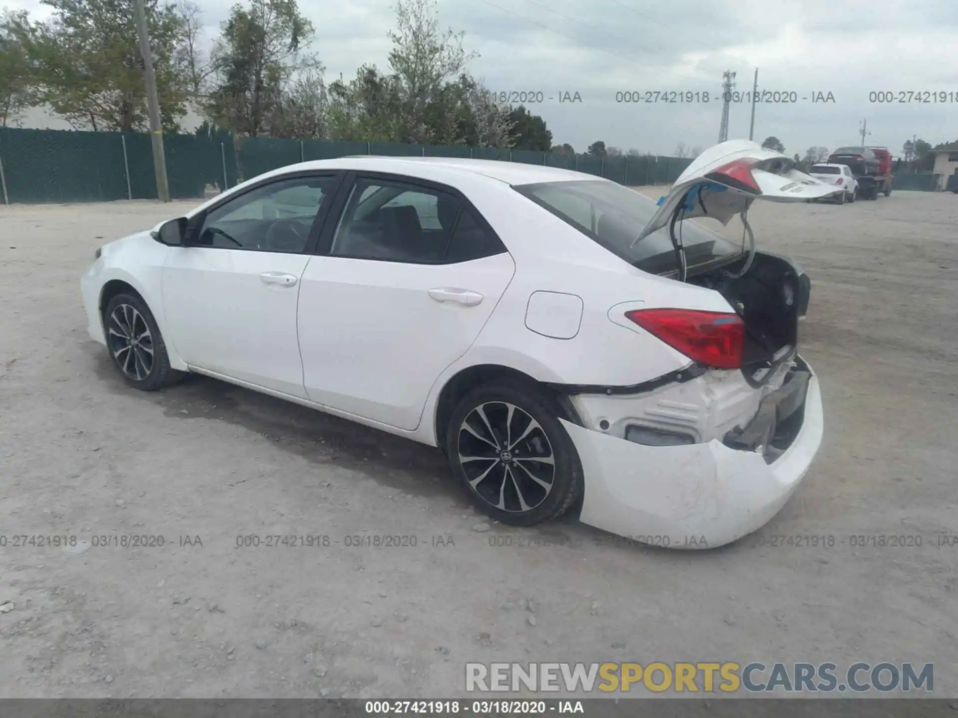 3 Photograph of a damaged car 5YFBURHE9KP881100 TOYOTA COROLLA 2019