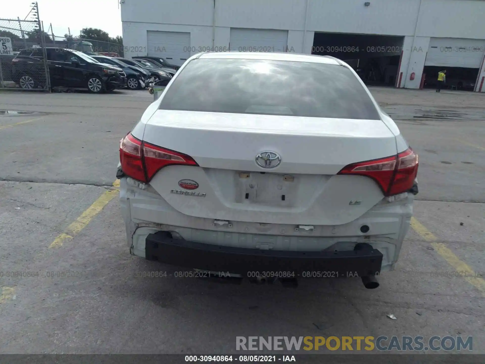 6 Photograph of a damaged car 5YFBURHE9KP882215 TOYOTA COROLLA 2019