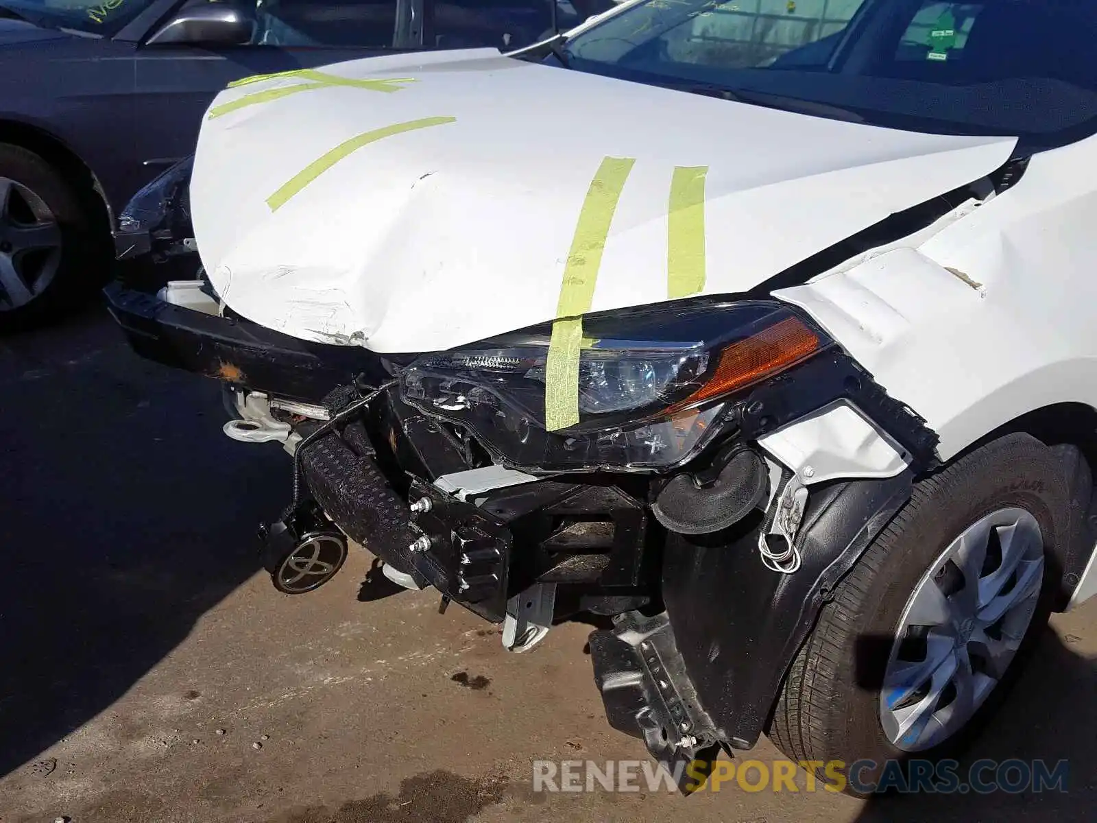 9 Photograph of a damaged car 5YFBURHE9KP882392 TOYOTA COROLLA 2019