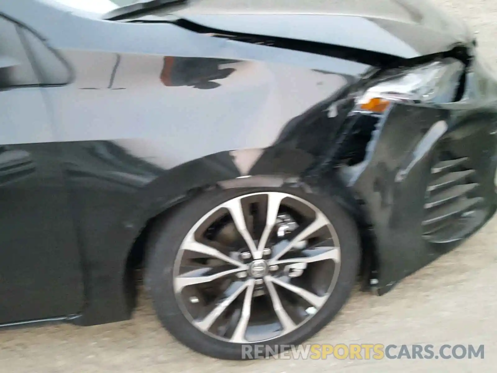 9 Photograph of a damaged car 5YFBURHE9KP882439 TOYOTA COROLLA 2019